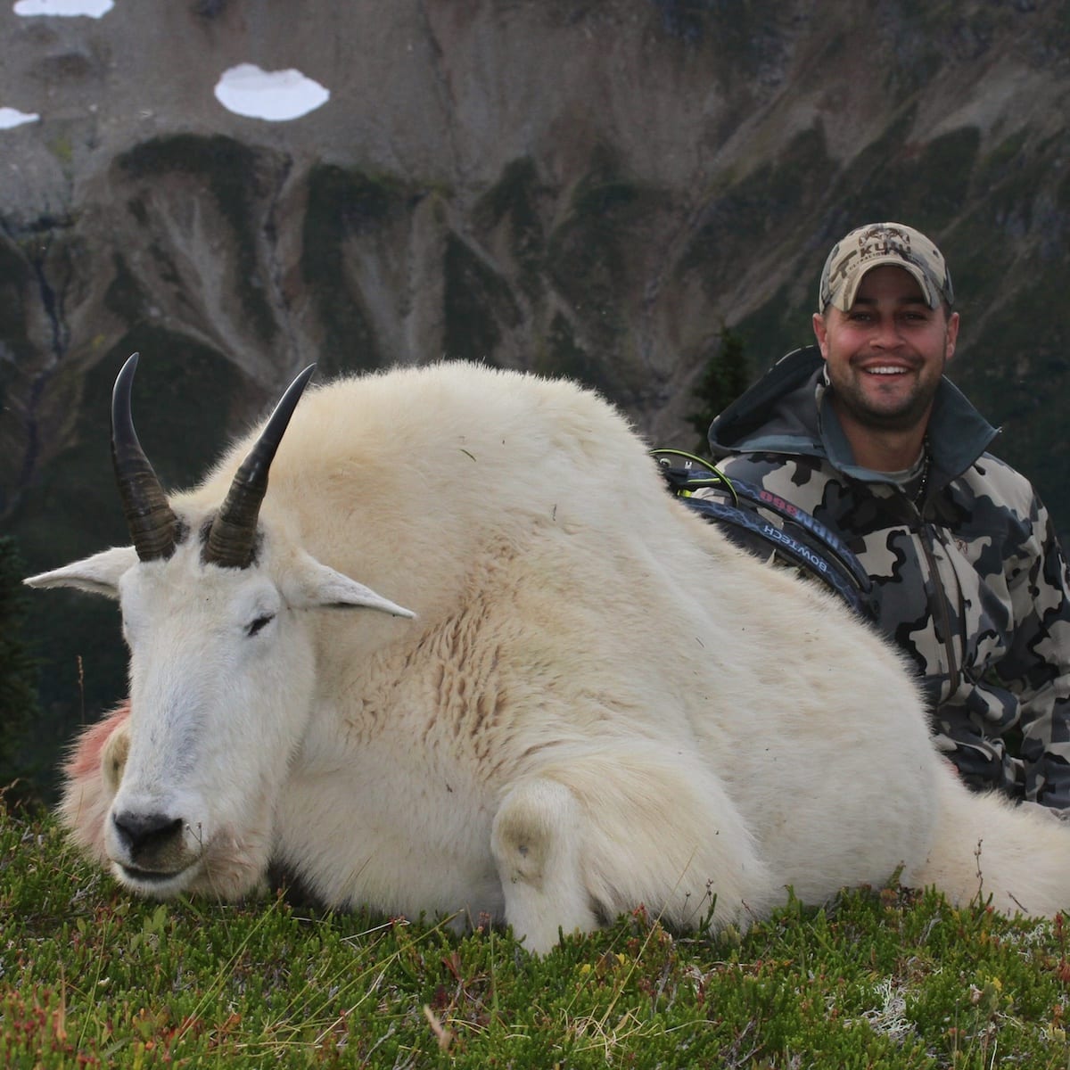  What an awesome archery goat. Look at the bases on that thing!